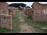 04675 ostia - regio i - insula xvi - caseggiato (i,xvi,2) - via delle terme del mitra - re - terme del mitra (i,xvii,2) - bli ri sueden - 09-2023.jpg